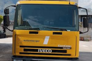 Autocarro IVECO 100 isotermico con gruppo frigo