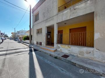 Con veranda e cortile - indipendente