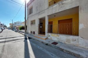 Con veranda e cortile - indipendente