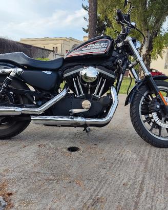 HARLEY DAVIDSON 883R Roadster