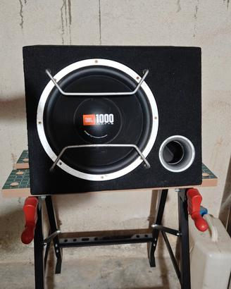 subwoofer JBL, perfettamente funzionante.