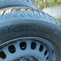 cerchi con gomme invernali 