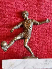 statuetta calciatore vintage 