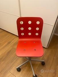 Sedia ufficio IKEA JULES in legno rosso con ruote