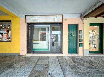 NEGOZIO A CASTELLEONE