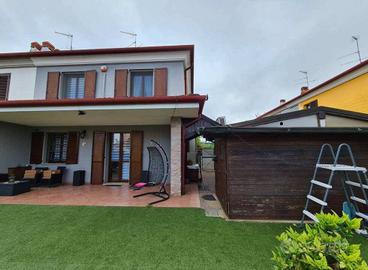 Immobile in asta di 126 m² con 4 locali e box auto