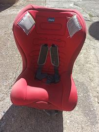 Seggiolino auto Chicco per bambini rosso