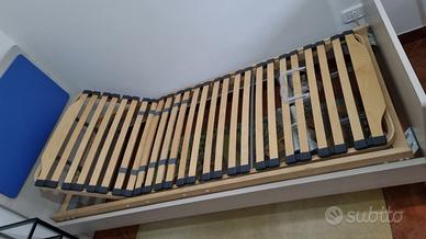 Letto singolo di mobilificio con rete a doghe