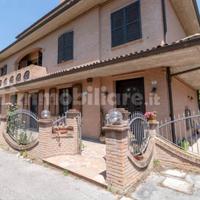 Villa per 2 famiglie
