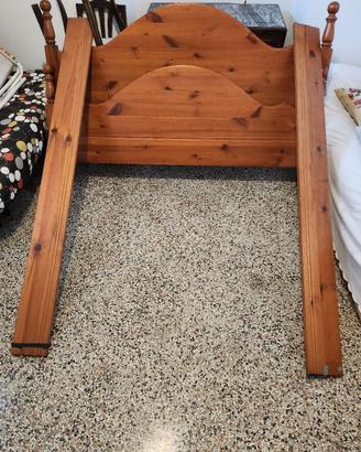 Letto matrimoniale  in legno massello