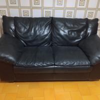 Divano in pelle marrone scuro