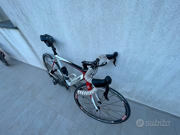 Bici da strada Cannondale supersix