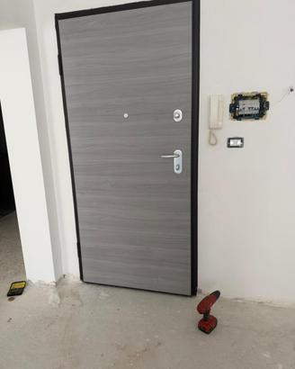 Porta blindata ad alta sicurezza su misura