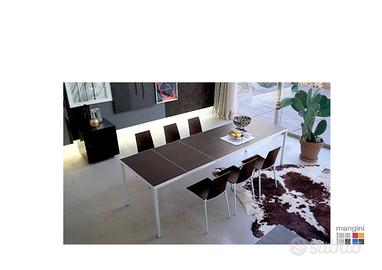 Tavolo Joker e sedie Margherita di Ycami