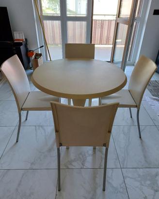 tavolo e sedie Kartell