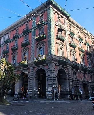 Centro storico Affianco Galleria Principe Umberto