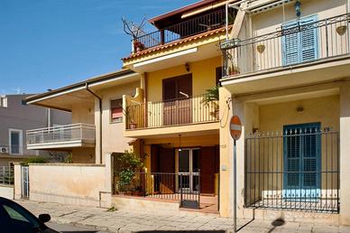 Casa indipendente di 93 m² con più di 5 locali a R