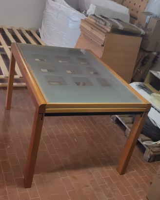 Tavolo in cristallo 