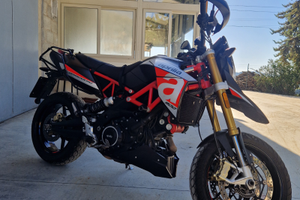 Aprilia dorsoduro 900