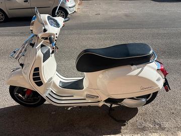VESPA GTS 300 SUPER