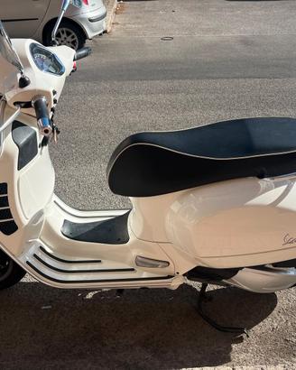 VESPA GTS 300 SUPER
