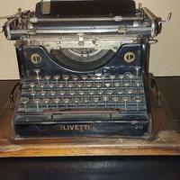 Macchina da scrivere d'epoca Olivetti M20