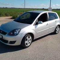 Ford FIESTA TDCI 1.4 GANCIO TRAINO