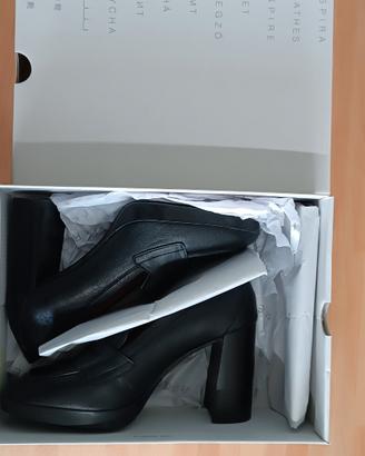 Scarpe invernali Geox da donna nuove tg. 39.5 