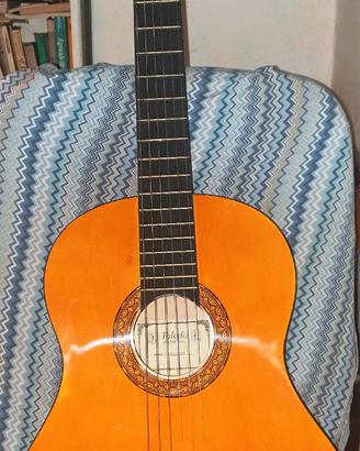Chitarra da studio nuova con custodia
