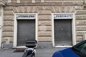 NEGOZIO A GENOVA