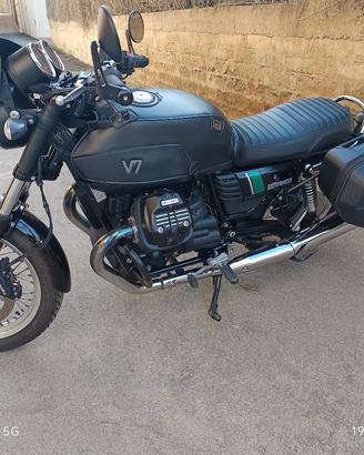 Moto Guzzi v7 iii special 
