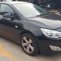 Opel  Astra J 1.4cc benzina anno 2013 X ricambi