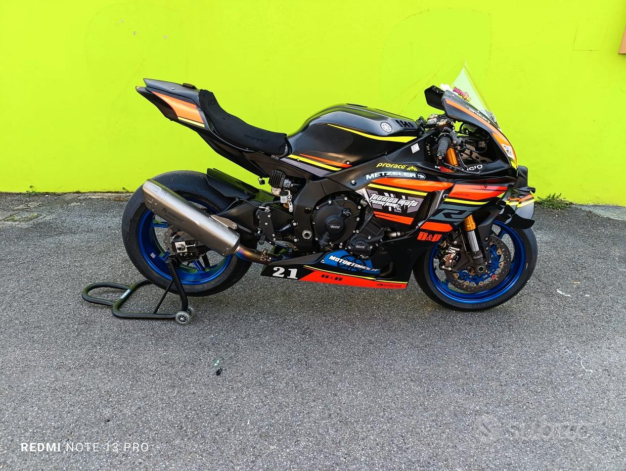 Yamaha Motor Yamaha R1 Scoppi Irregolari Usata Yamaha YZF R1 (2009