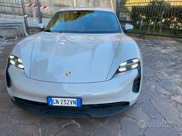 PORSCHE TAYCAN GTS SPORT TURISMO 598cv serie 2 j1