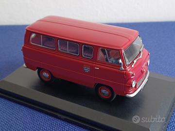 Diecast Ford 400E Minibus Pompieri Londra