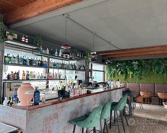 Attività di ristorante e cocktail bar