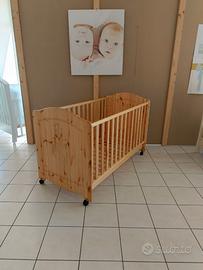 lettino in legno di Pino