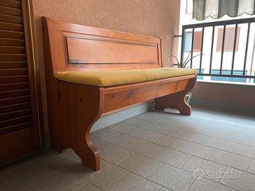 panca in legno contenitiva da esterno