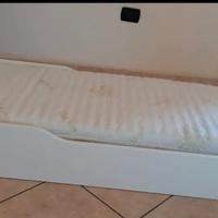lettino bambino montessori