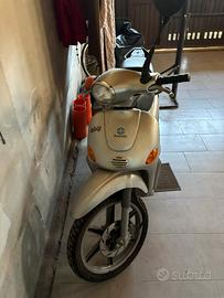 scooter piaggio liberty