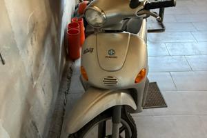 scooter piaggio liberty