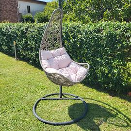 Sedia tipo amaca con base da esterno