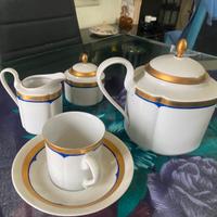 Teiera di porcellana