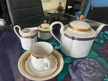 Teiera di porcellana