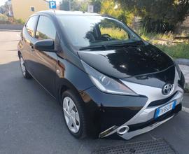 Toyota Aygo 1.0 VVT-i 69 CV 5 porte x-business MMT
