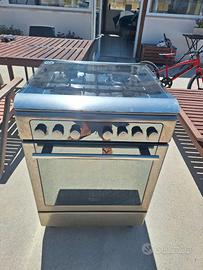 Cucina Hotpoint Ariston 4 fuochi con forno – grigl