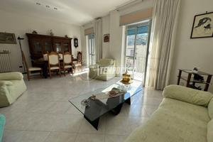 Appartamento a Napoli Via Giuseppe Testa 4 locali