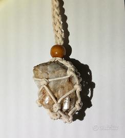 collana in corda con quarzo