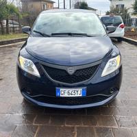 Lancia Ypsilon 1.0 Hybrid Ecochic