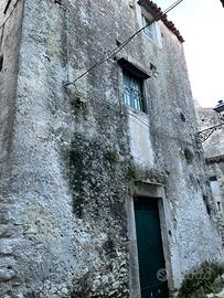Casa da ristrutturare vico del garano